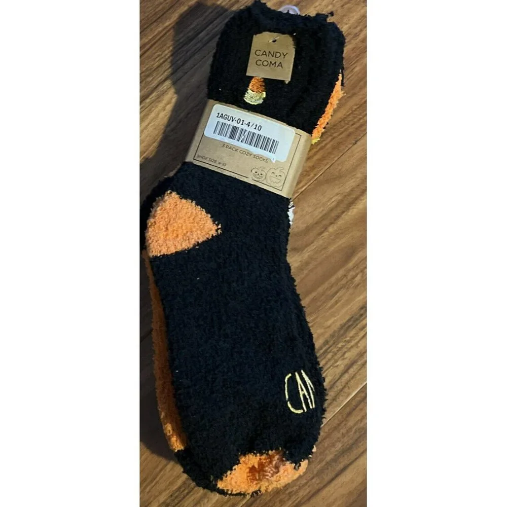 NEW $18 Rae Dunn 3 Pairs Fuzzy Cozy Halloween Candy Coma Corn Socks Womens‎ Gift